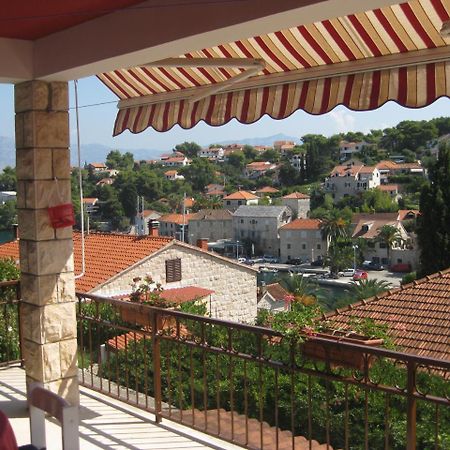 Apartman Mate Splitska Buitenkant foto