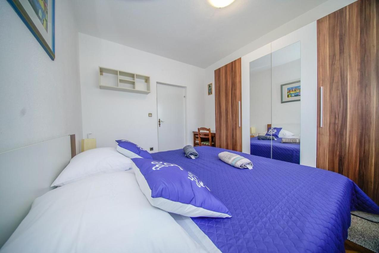 Apartman Mate Splitska Buitenkant foto
